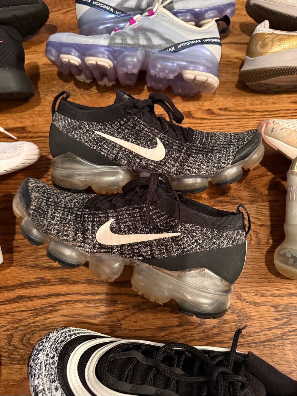 Various NIKE JORDAN sneaker Womens Mixed Sneaker Lot Like New Used sizes 8-11 - Picture 12 of 16